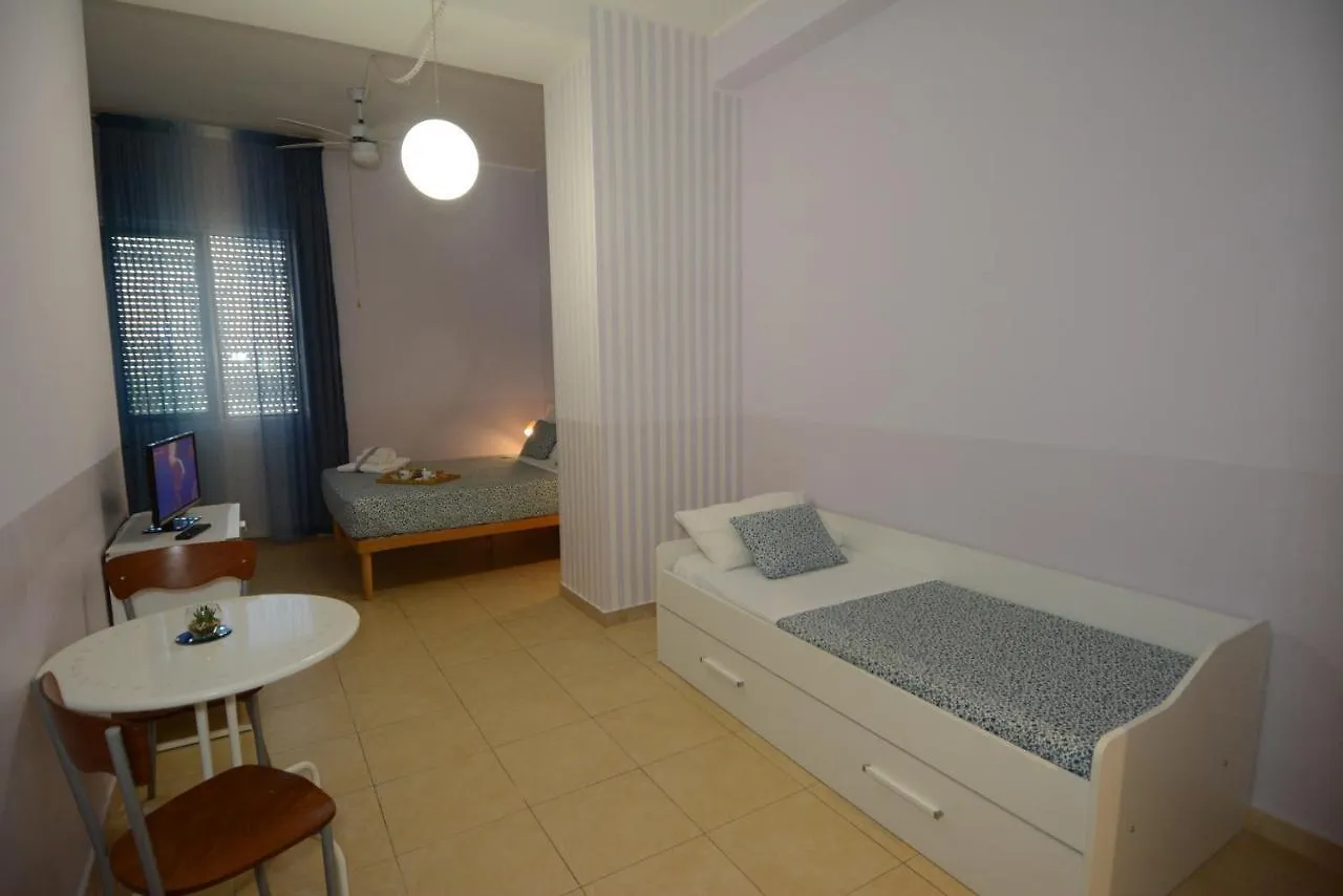 Lecce Stazione Centrale 0*,  إيطاليا